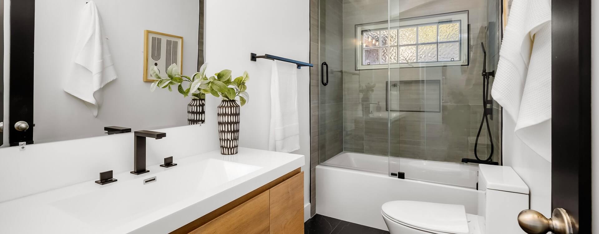 Professional vs DIY Bathroom Renovation – Which Should You Choose?